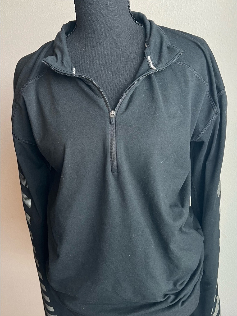 Dri-FIT Nike Element Flashback with Reflective long Sleeve Accents quarter zip